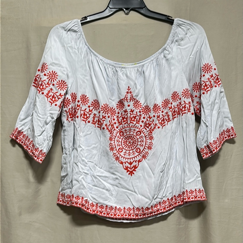 Gianni Bini bohemian light blue/red embroidered off the shoulder‎ top size L
